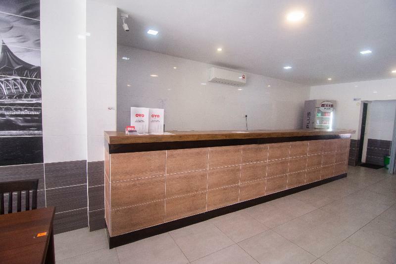 Oyo 836 Mandurah Room & Cafe Kuching Eksteriør billede