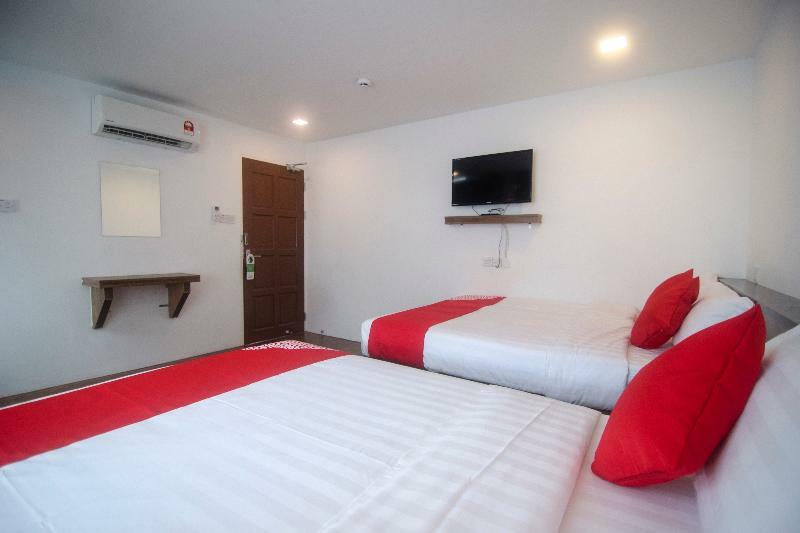 Oyo 836 Mandurah Room & Cafe Kuching Eksteriør billede