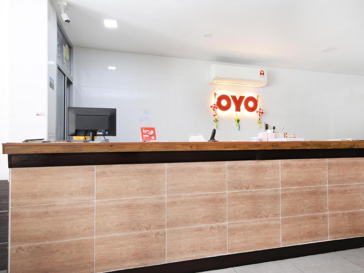 Oyo 836 Mandurah Room & Cafe Kuching Eksteriør billede
