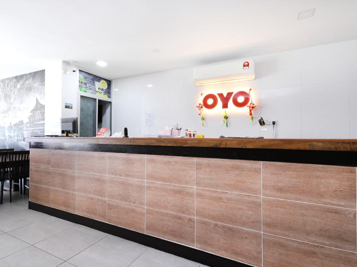 Oyo 836 Mandurah Room & Cafe Kuching Eksteriør billede